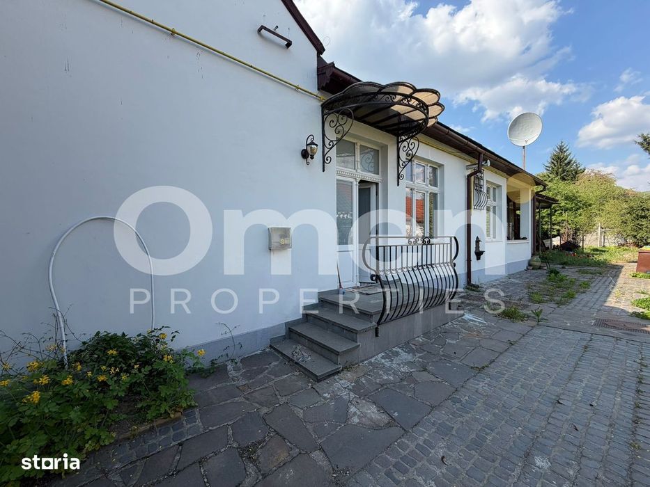 Casa renovata cu curte pentru inchiriere, zona Centrul Vechi