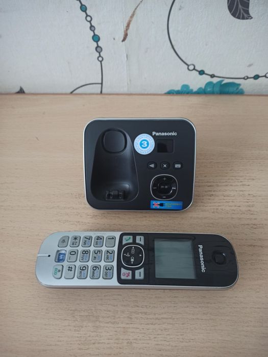 Радиотелефон Panasonic.