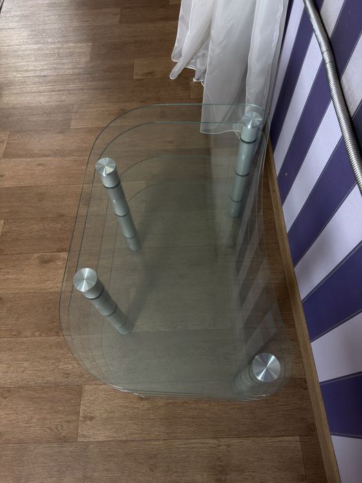 Столик стеклянный