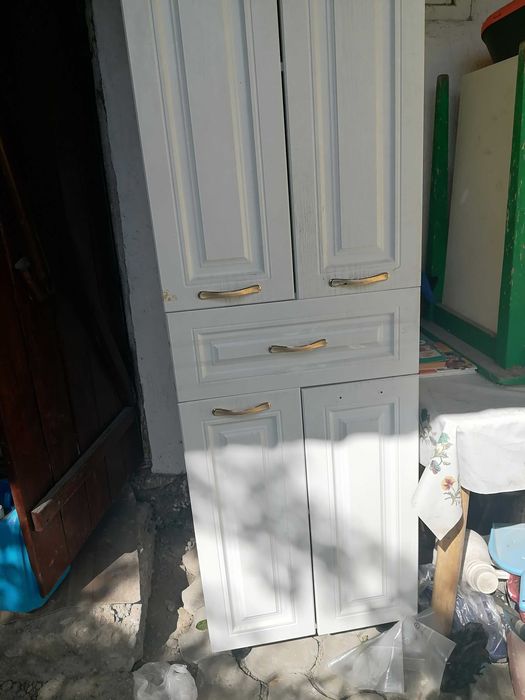 Срочно продам шкаф