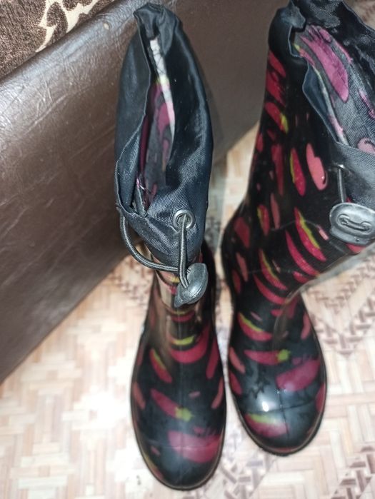 Продам сапоги 1000тг