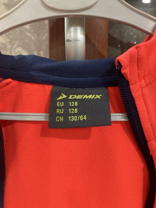 Продам спортивную куртку