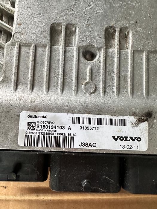 Calculator motor ECU Volvo V40 31355712