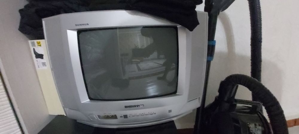 Продам телевизор