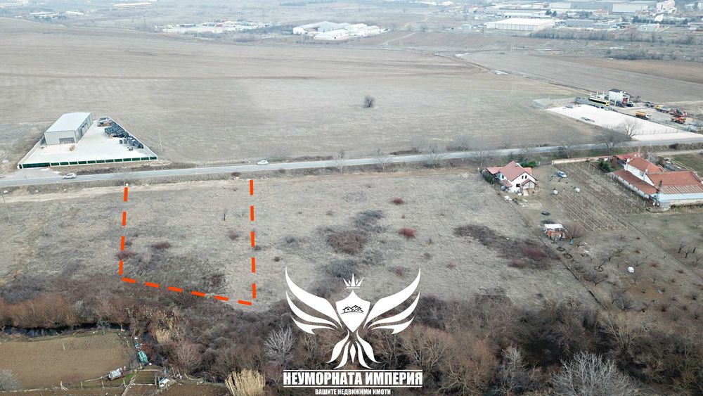 Под наем земя, парцел, паркинг 3037кв.м. в Асеновград, първа линия