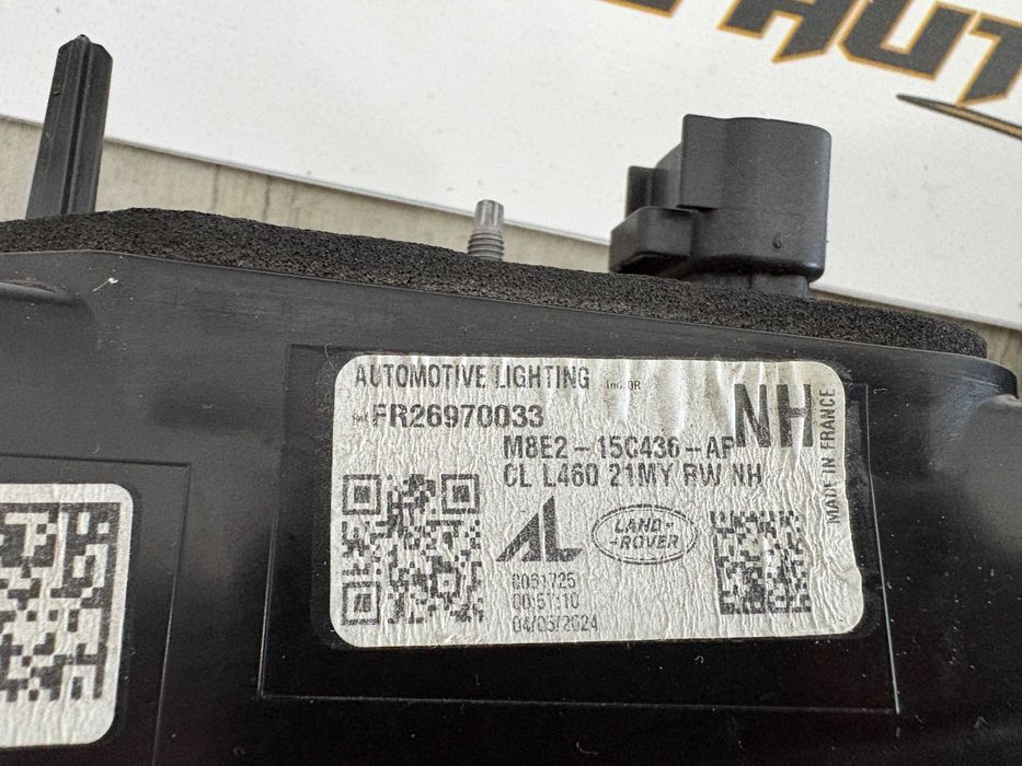 Stop centru hayon Range Rover Vogue L460 dupa 2022 cod M8E2-15C436-AP