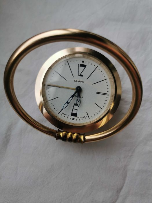 Ceas de masa Slava,mecanic cu alarma-11 jewels, Made in USSR