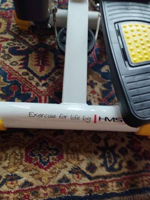 Степер фитнес уред