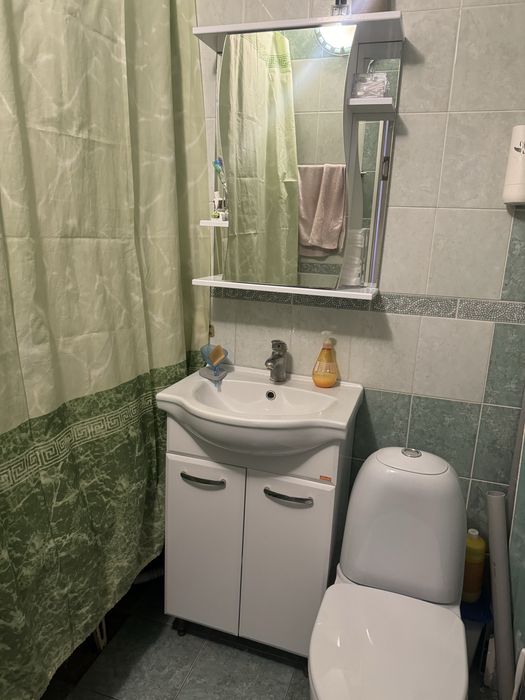 Продам раковину с зеркалом