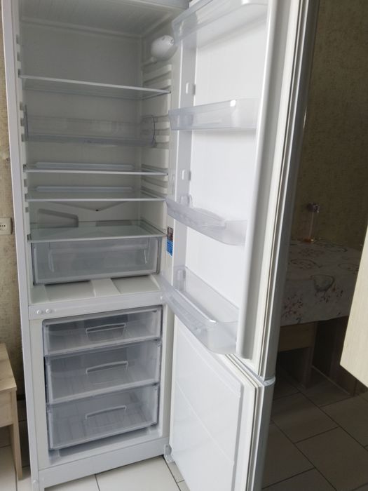 Холодильник Indesit