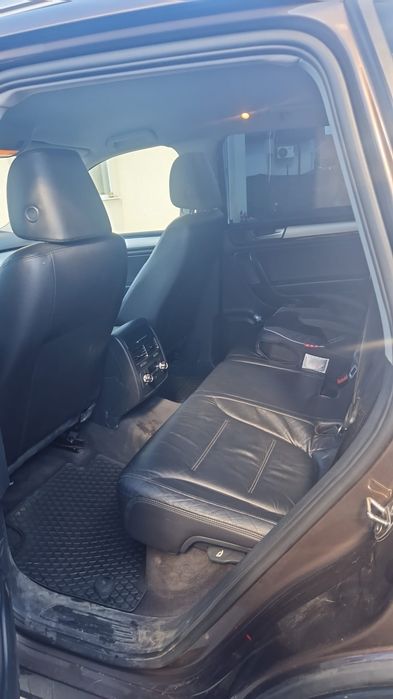 Vând volkswagen touareg v6 sau schimb cu passat b7 sau b8