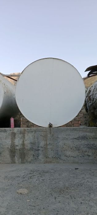 Цистерна 3 штука 25m3 / и 1 штук 55m3. бензин ва дизельга ишлатилган