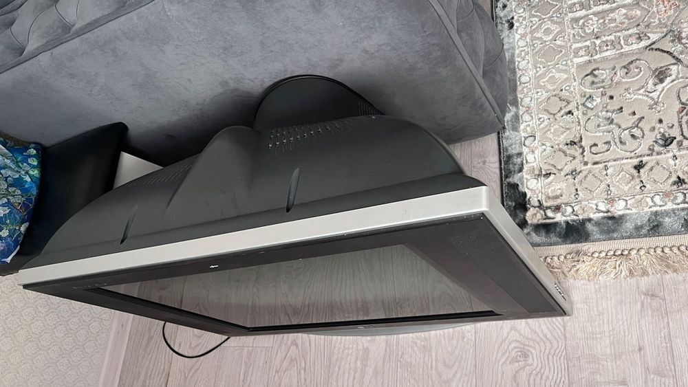 Түрлі-түсті (цветной) экранды телевизор