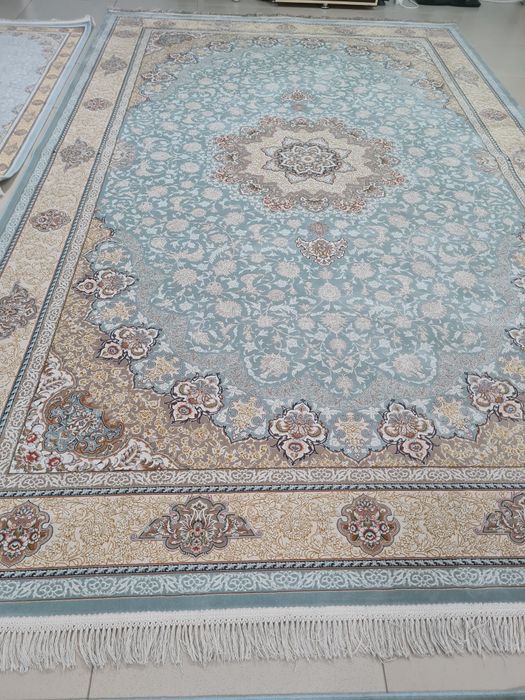 Продам ковры миллионики на пол