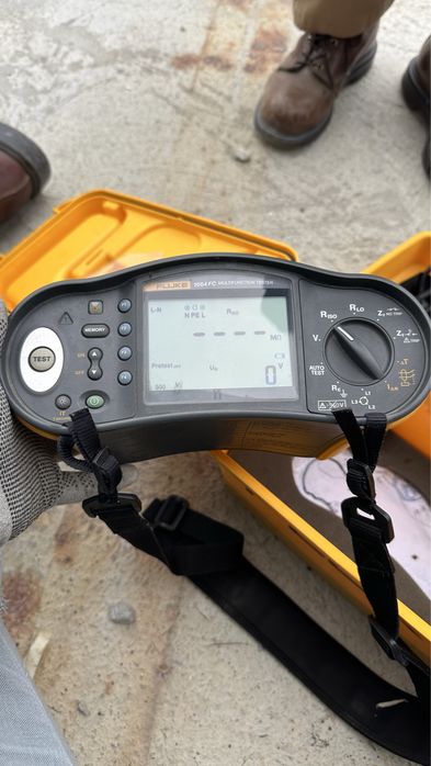 Fluke 1664 FC — многофункциональный тестер электроустановок
