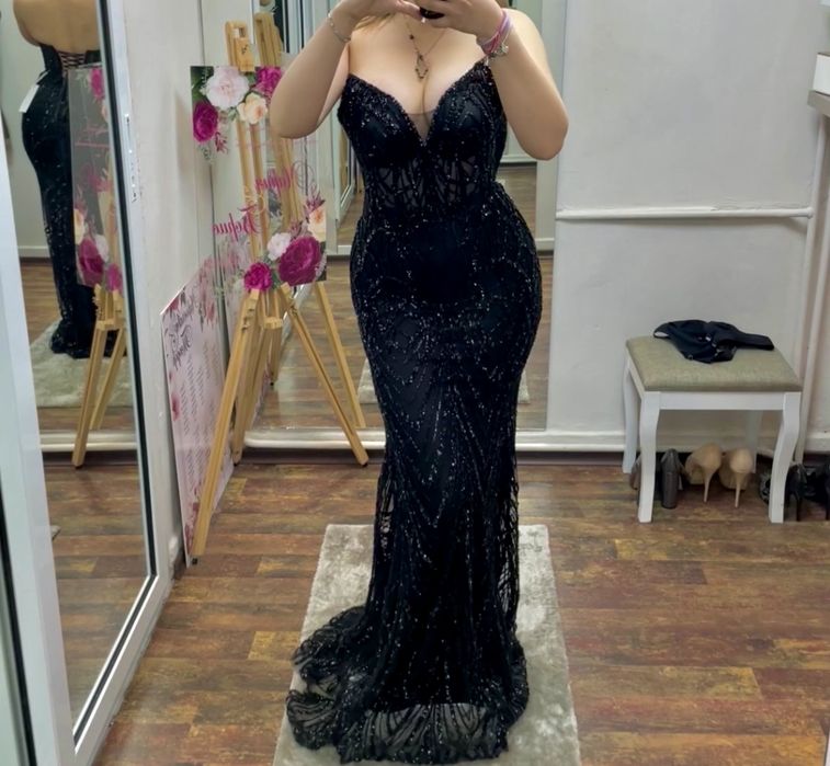 Абитуриенска рокля