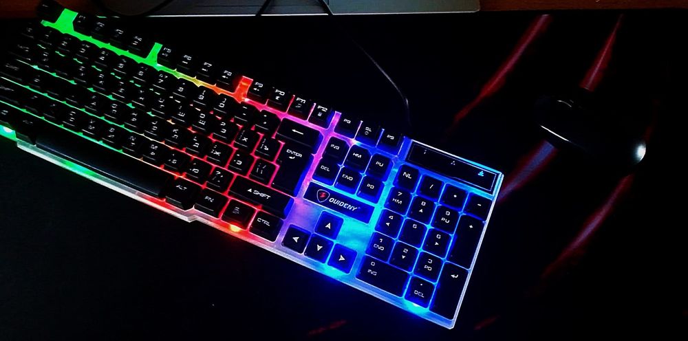 Клавиатура мышь и коврик