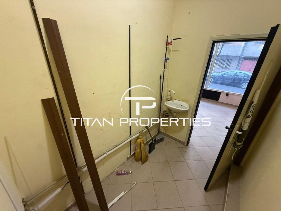 Дава се под наем Магазин в Бургас, Възраждане - 28 кв.м за 259.08 € - Снимка #1