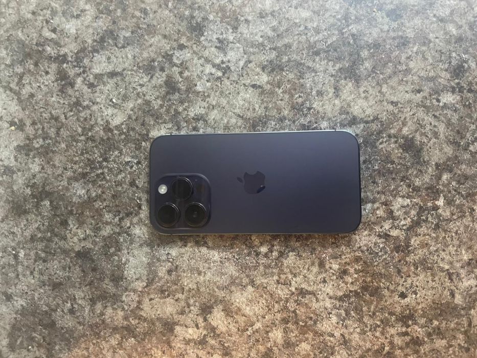 iPhone 14 pro 81% akb