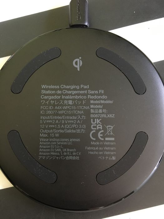 Беспроводная зарядка AmazonBasics