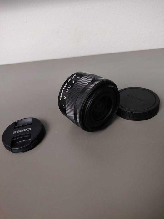 Cameră mirorless 4k: Canon M50 Mark II + obiectiv 15-45mm IS + BONUS