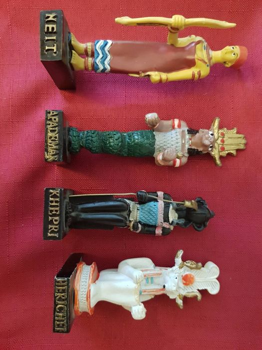 Стари египетски фигури ръчно рисувани