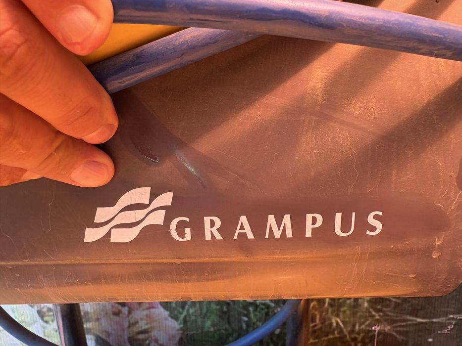 Робот пылесос Grampus