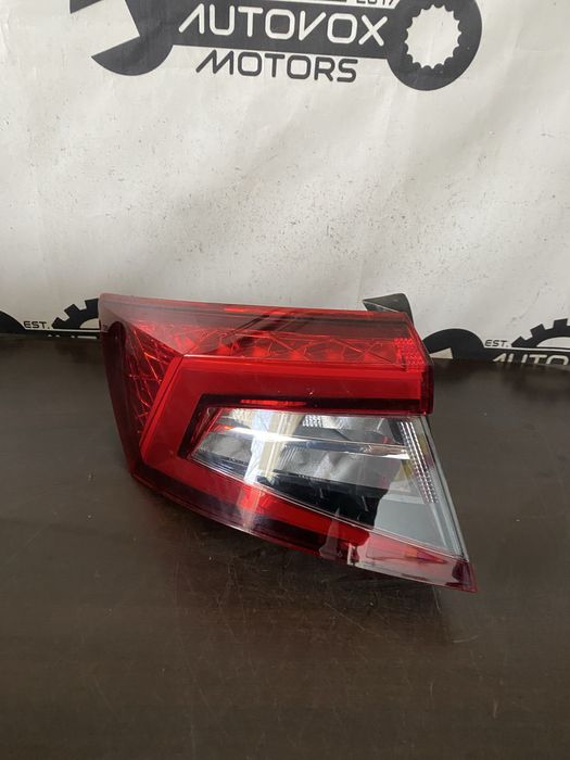 Stop stanga bec si led pe aripa Skoda Karoq generatia 1
