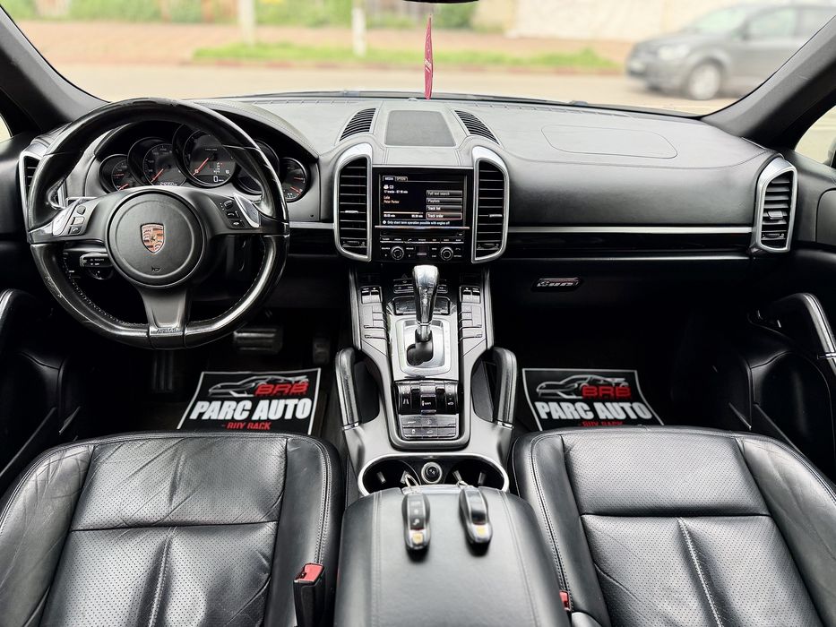 • Porsche Cayenne 2013 - 3.0 Diesel 245 cp CRC / Perne / Bose / Parc Auto • RATE • Garantie •