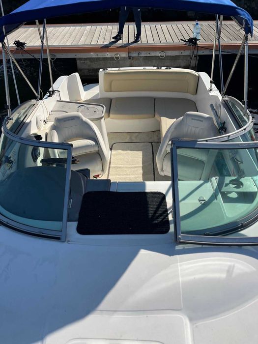 лодка RINKER 230