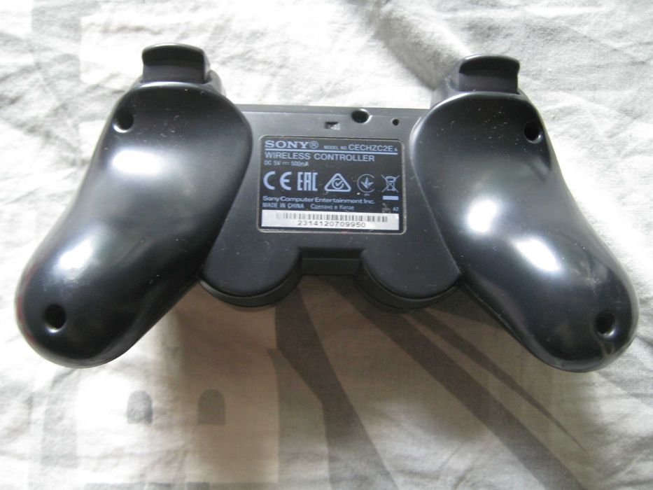 Продавам оригинален Dualshock джойстик-контролер за Ps3