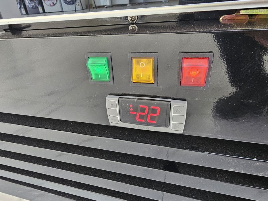 Витринный морозильник айва / Vitrina morozilka Aiwa