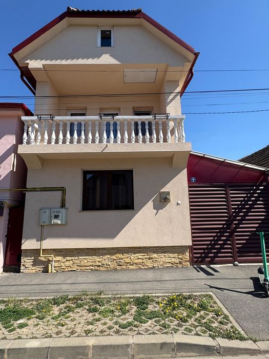 Casă de închiriat în zona Ioșia