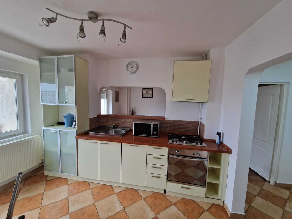 Apartament Pta Alba Iulia, 2 camere decomandate, et 6/7, AC, masina spalat rufe/vase, TV, usa blindata, mobilat renovat, punct termic la baza blocului