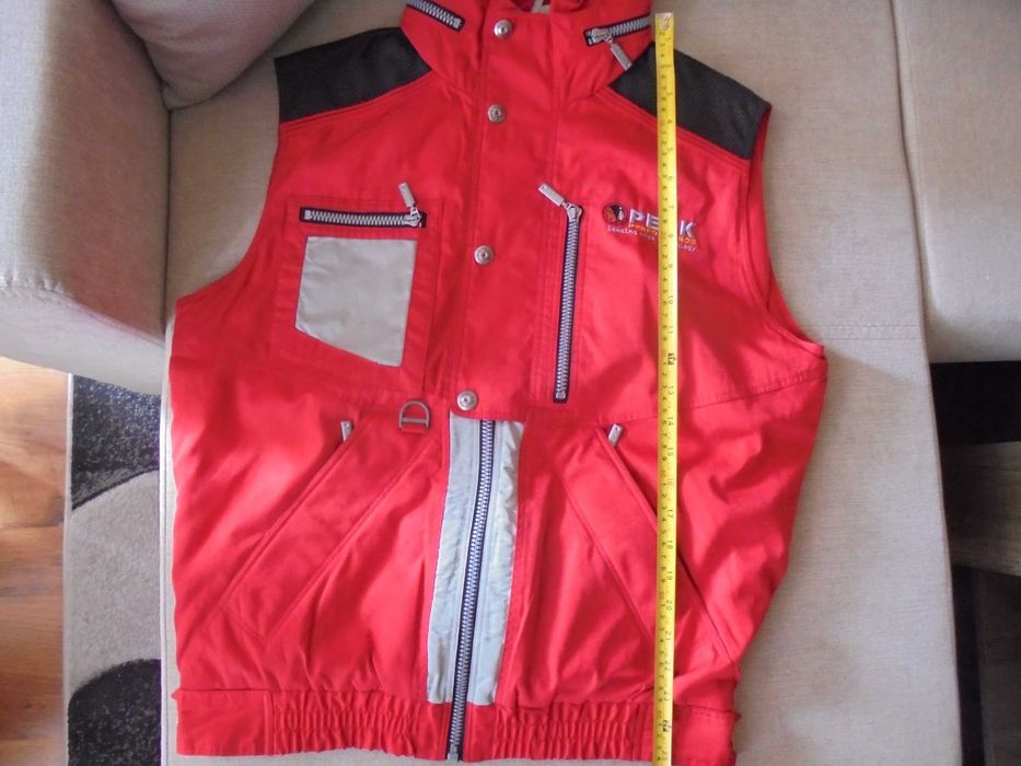 Яке без ръкави за планина/ски Peak Performance