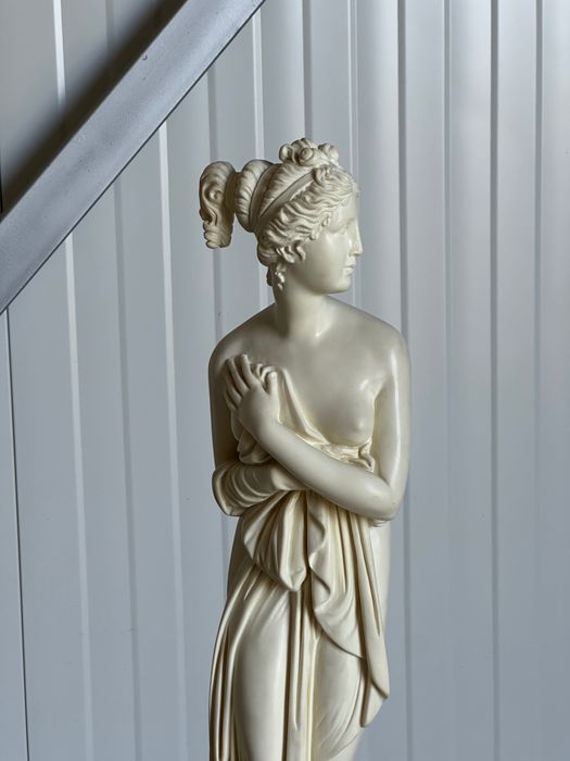 Statuetă „Venus Italica” (Antonio Canova) – Stil Neoclasic