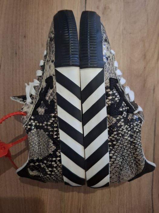 Off-white Baskets Tenesi