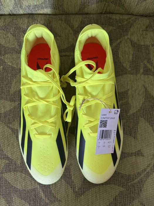 Нови футболни обувки Adidas X Crazyfast League.