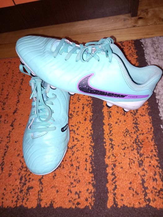 Страхотни детски  бутонки Nike  номер 38.5 и  Xcape 37 номер