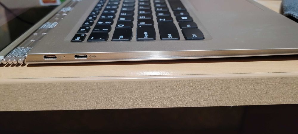 Lenovo YOGA 910-13IKB touch