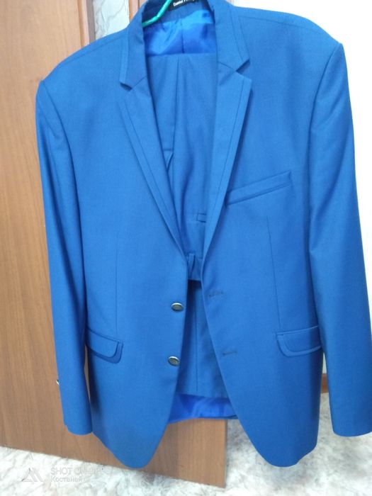 Продам костюм в идеальном состоянии