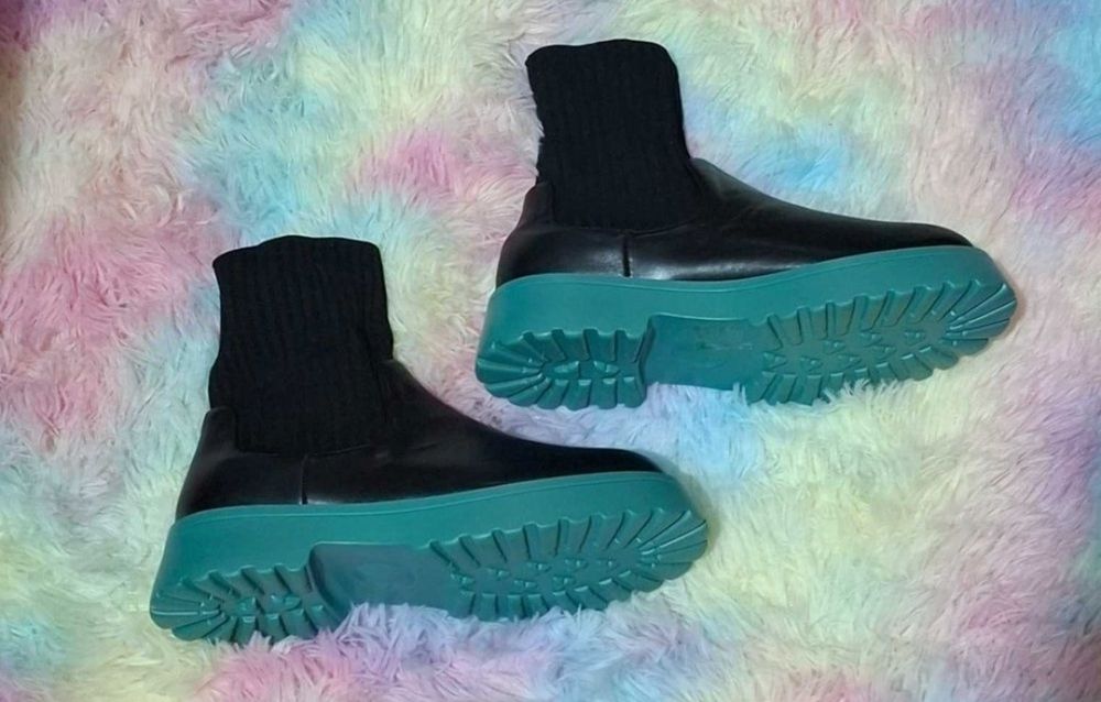 Продаются новые ботинки Челси