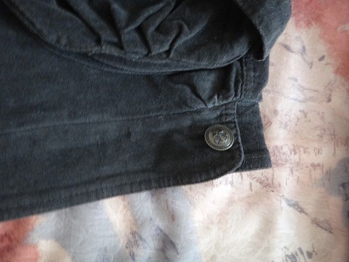 Къси кафяви панталонки