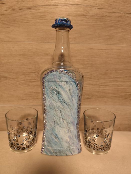 Оригинални бутилки, чаши, чинии, . Подарък за рожден ден.