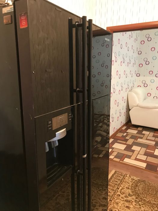 Холодильник  шкаф