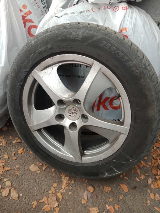 Продам шины с дисками R19