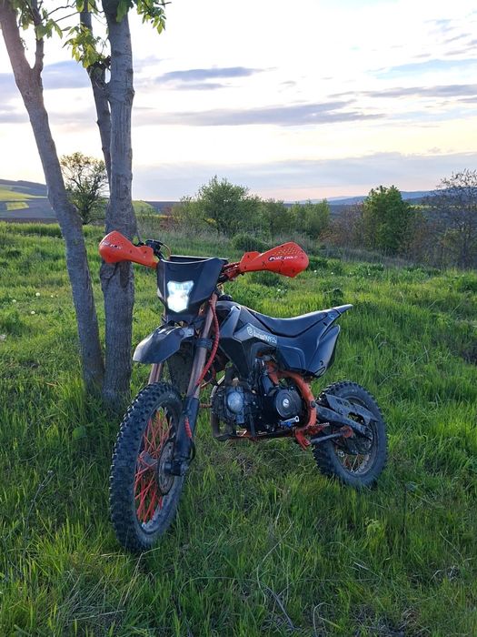 Vând cross 125 cc