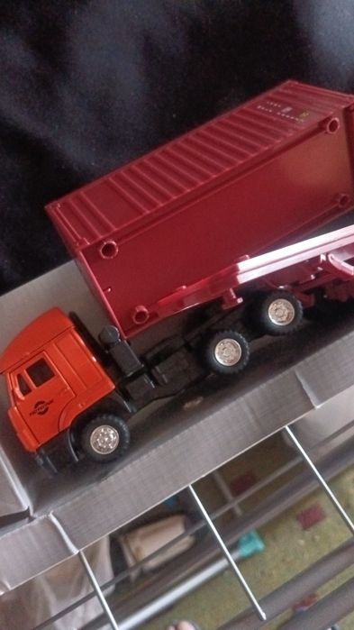 Игрушка Камаз Контейнеровоз 1/43