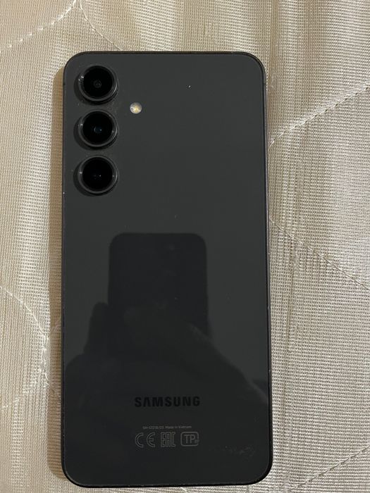 Samsung  S24  FE