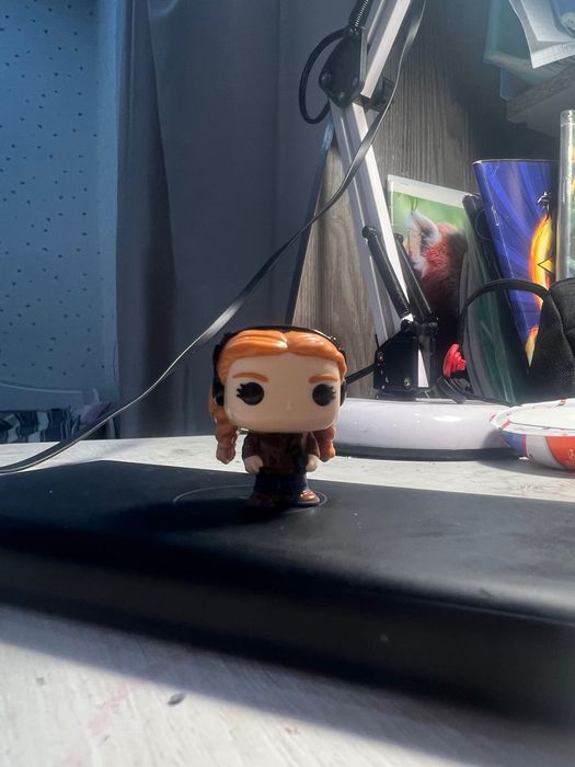 Макси обычная фигурка